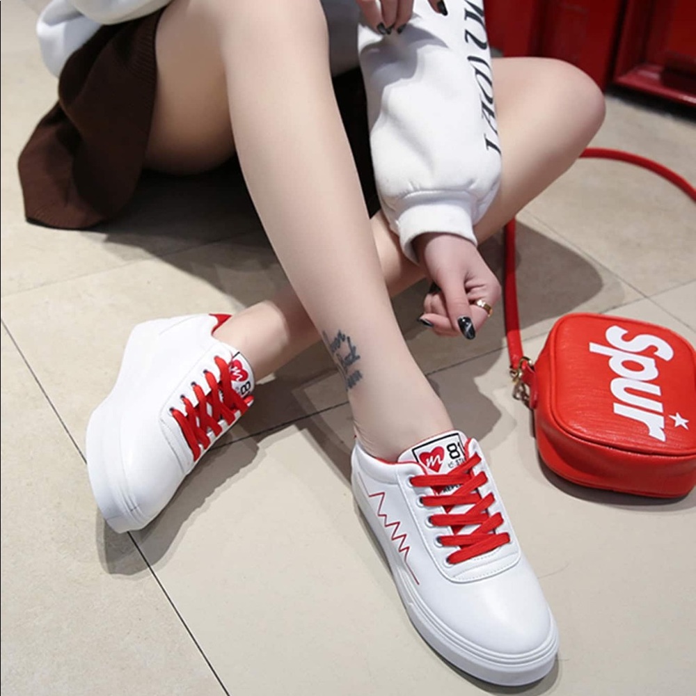 White and red heartbeat print sneakers size 8 - Picture 5 of 6